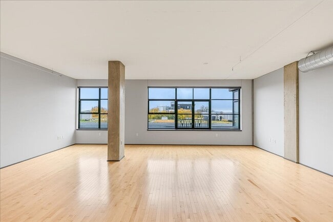 Building Photo - Modern Pearl District Condo – 1 Bedroom + 1 Bath with City Views