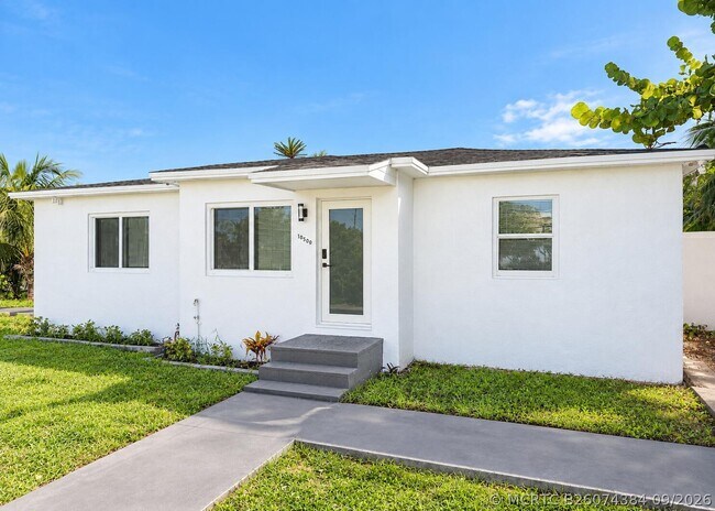 Building Photo - 801 NW 105th St