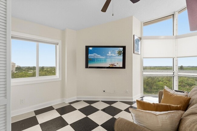 Building Photo - 3870 N Hwy A1A