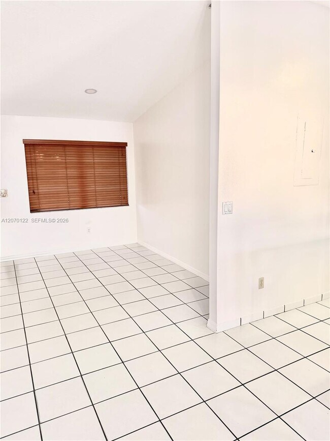 Building Photo - 2219 SW 137th Pl