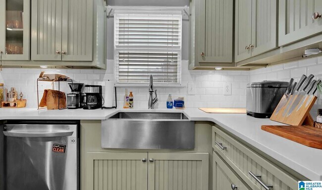 Building Photo - 5270 Cottage Ln