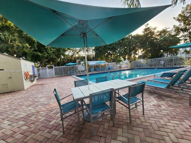 Building Photo - 20381 NE 30th Ave