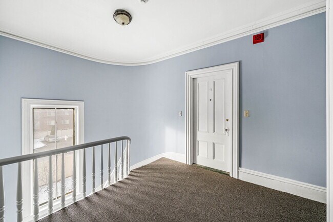 Building Photo - 1281 Middlesex St