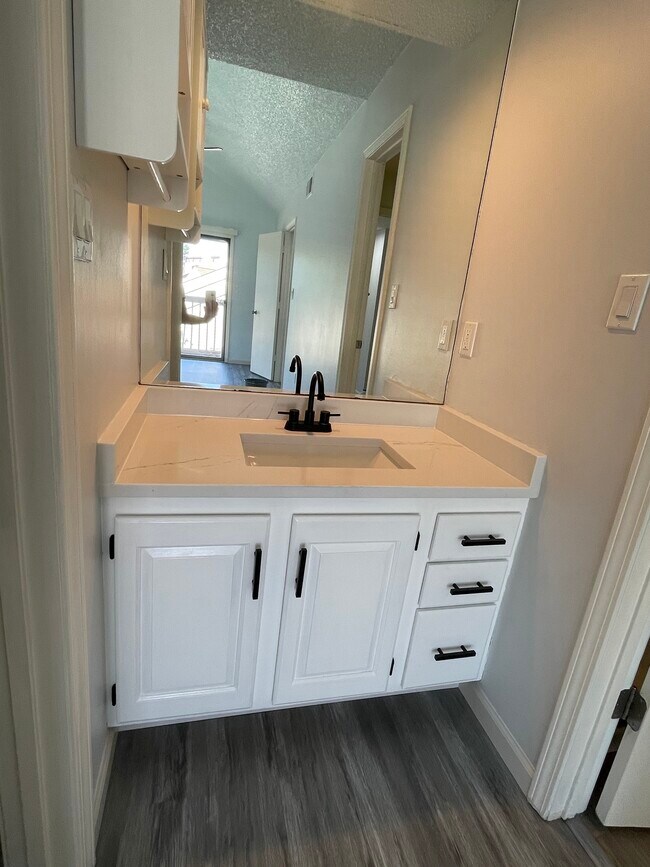 Building Photo - 8811 W 106th Ter