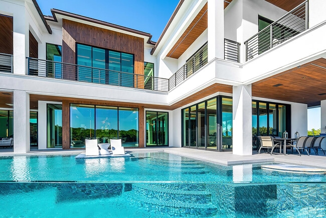 Building Photo - 2934 NE 8th Ave