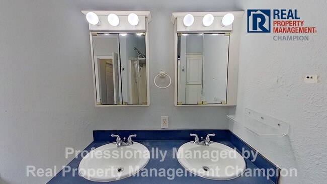 Building Photo - Charming Home in Quiet Neighborhood Near Monkey Junction