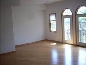 Building Photo - 3112 N Racine Ave