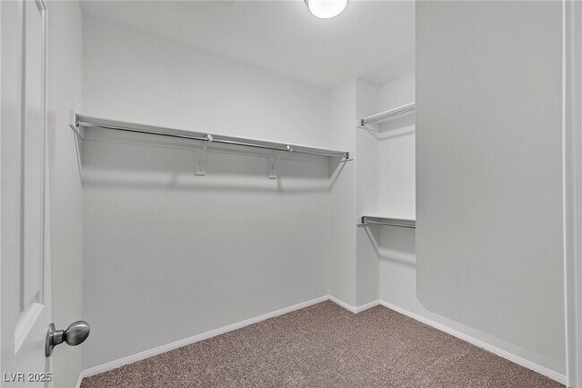 Building Photo - 6160 Sugartree Ave