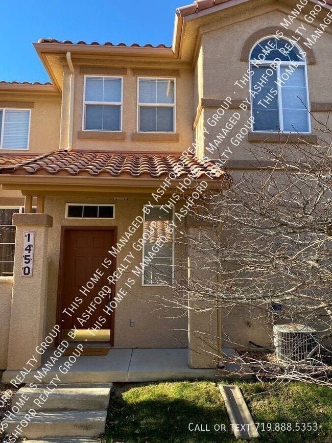 Building Photo - 1450 Courtyard Heights