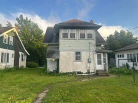 Building Photo - 1957 Grand Ave