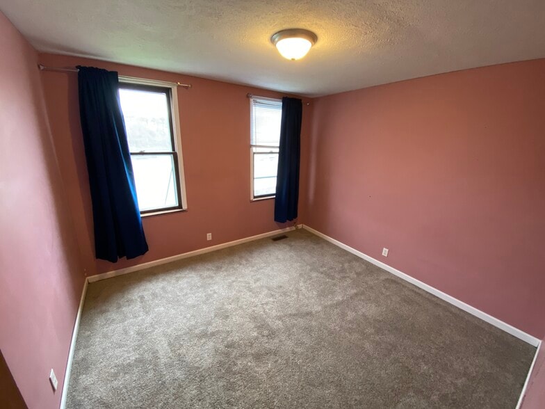 Bed Room 4 - 608 N Front St