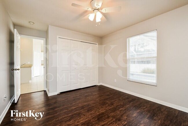 Building Photo - 4725 22nd St SW