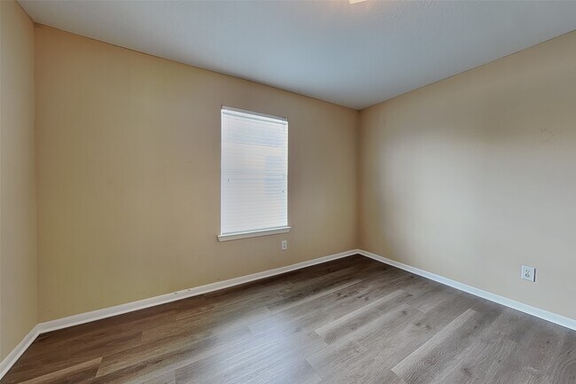 Building Photo - 6530 Portlick Dr