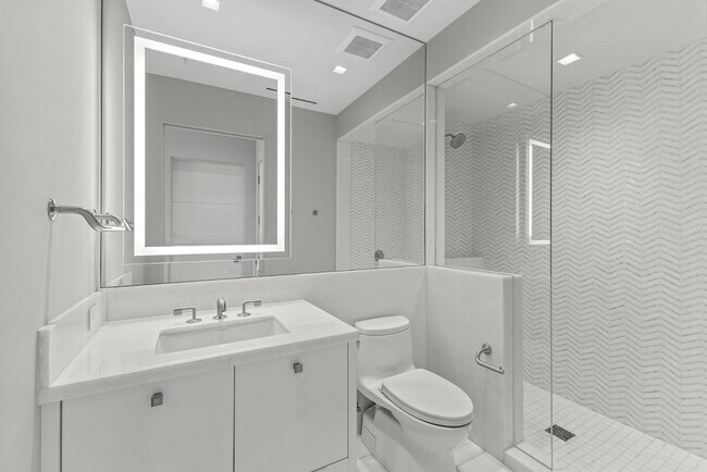 Building Photo - 6587 N Palmeraie Blvd