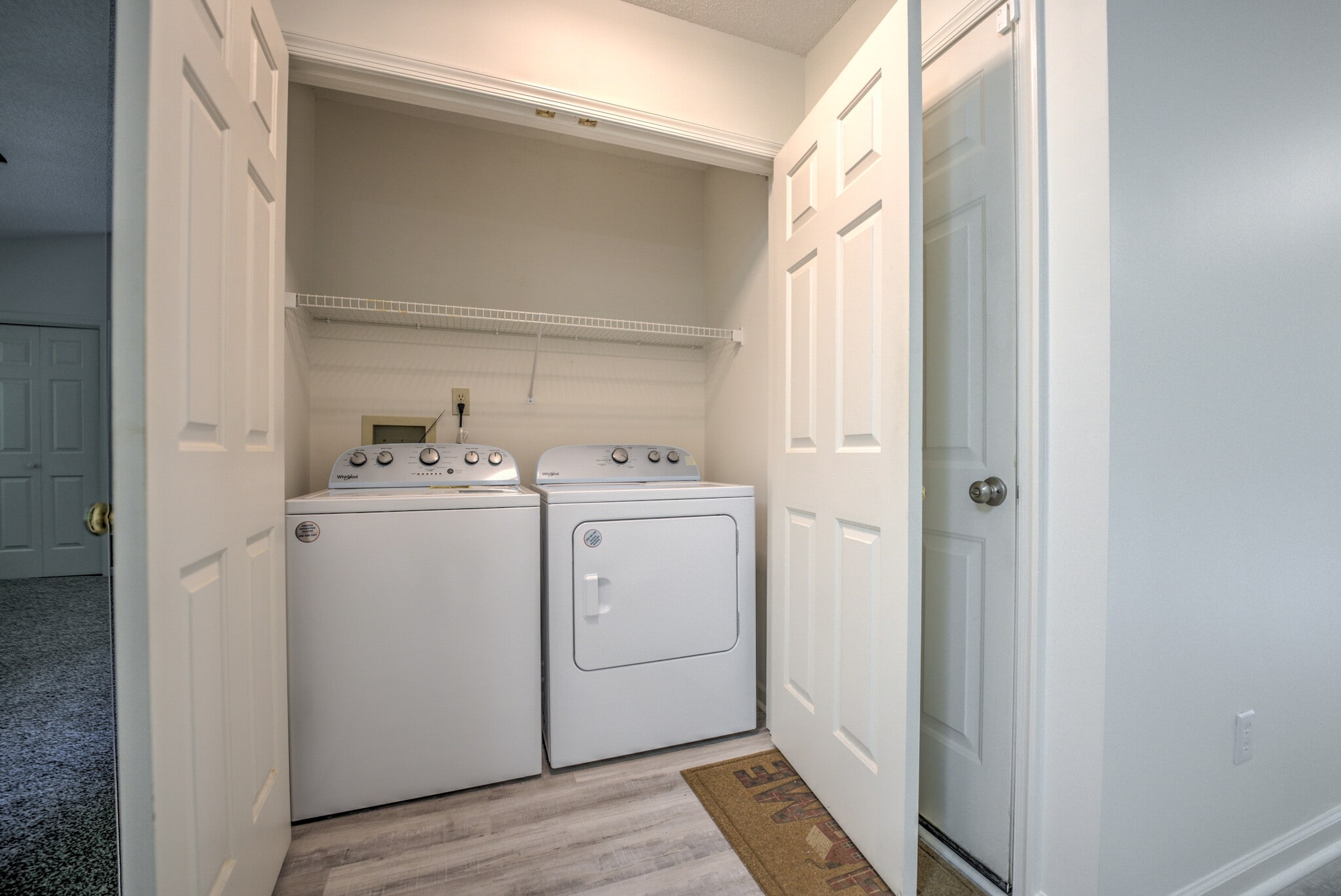 Washer/Dryer included - 10 Southchase Dr