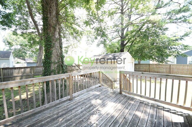 Building Photo - 3742 Atterbury St