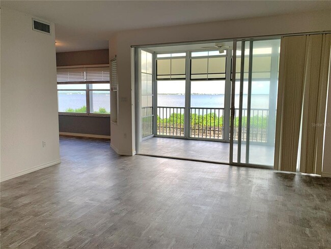 Building Photo - 200 Harbor Walk Dr