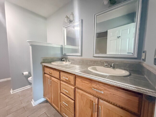 Building Photo - Sunroom, 2-Car Garage & Lawn Care Included | Pet-Friendly Cookeville Home