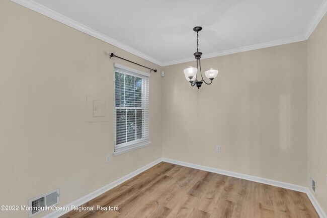 Building Photo - 134 Whispering Oaks Way