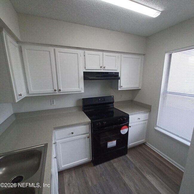 Building Photo - 1201 Douglas St