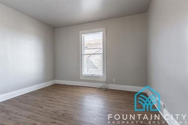 Building Photo - 205 Ferrel St