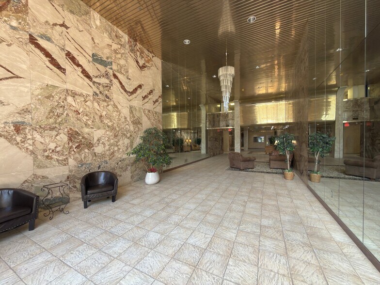 Building Photo - 2500 Mystic Valley Pky