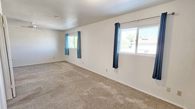 Building Photo - Scottsdale Townhouse 3 Bedroom 2.5 Bath