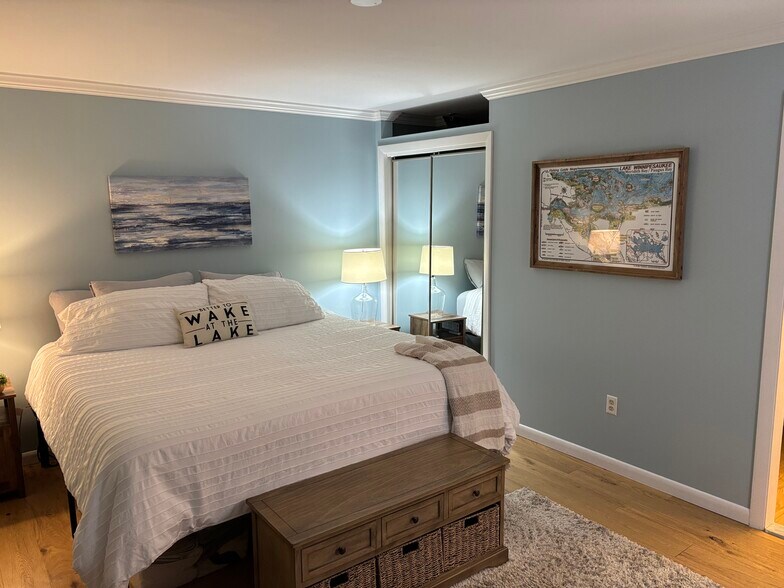 Building Photo - 131 Lake St