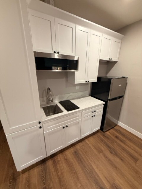 Building Photo - 2270 Prince Albert Dr