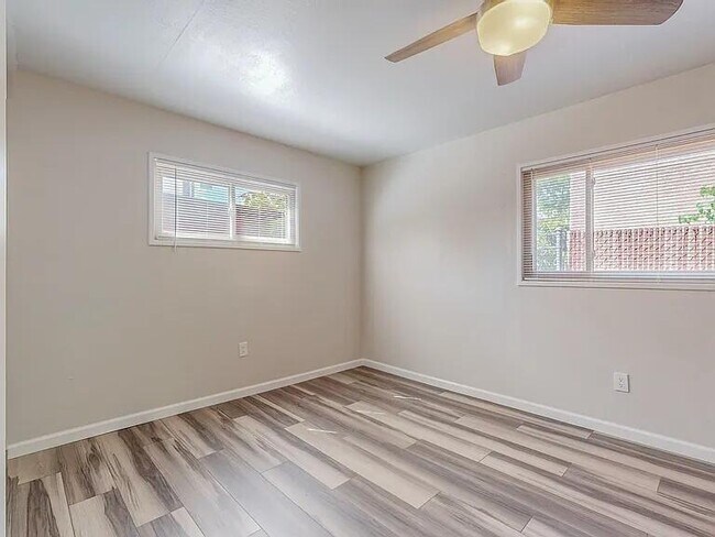 Building Photo - 1701 Hoffman Dr NE