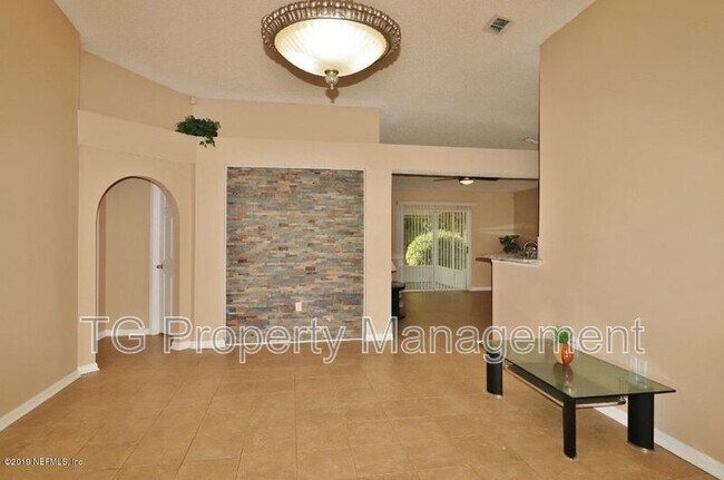 Building Photo - 11034 Englenook Dr