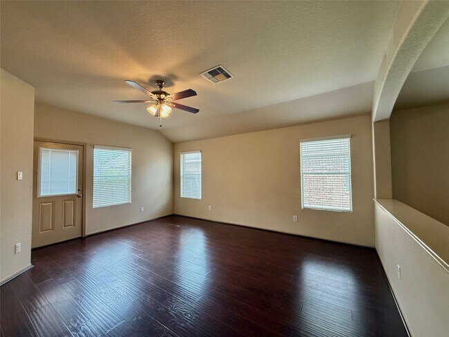 Building Photo - 24210 Silversmith Ln