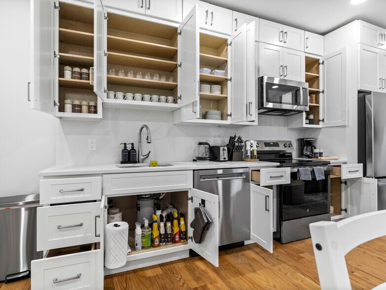 Building Photo - 1 Central Sq