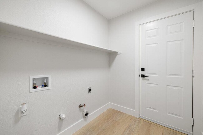 Building Photo - 1006 Cottonbowl Dr