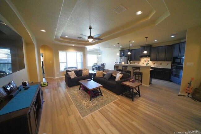 Building Photo - 1323 Kingbird Ct