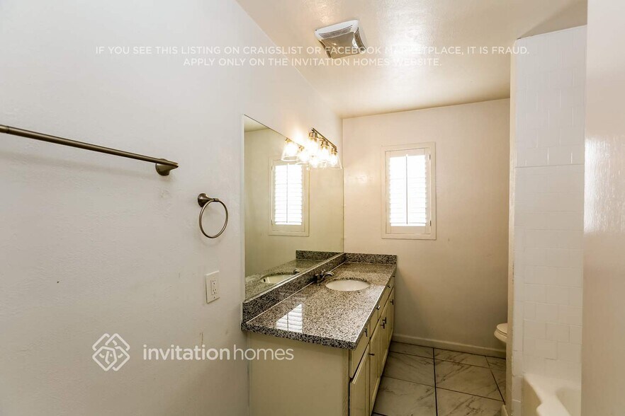 Building Photo - 3415 W Elm St