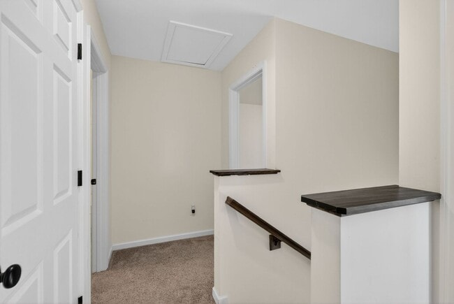 Building Photo - Modern 2-Bedroom Townhome