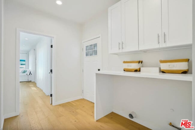 Building Photo - 3924 Tuller Ave