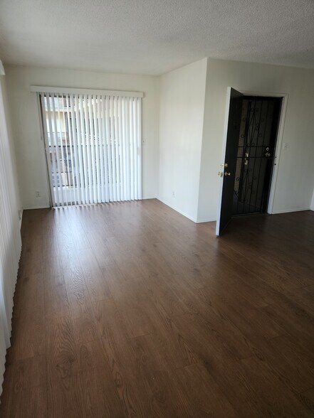 Building Photo - 4888 Pinafore St