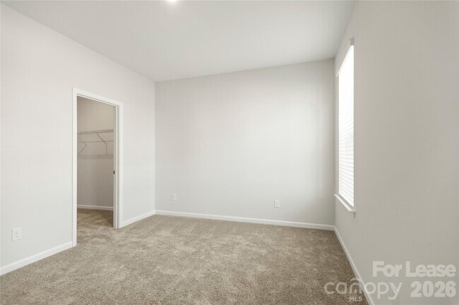 Building Photo - 7113 Brookview Ln