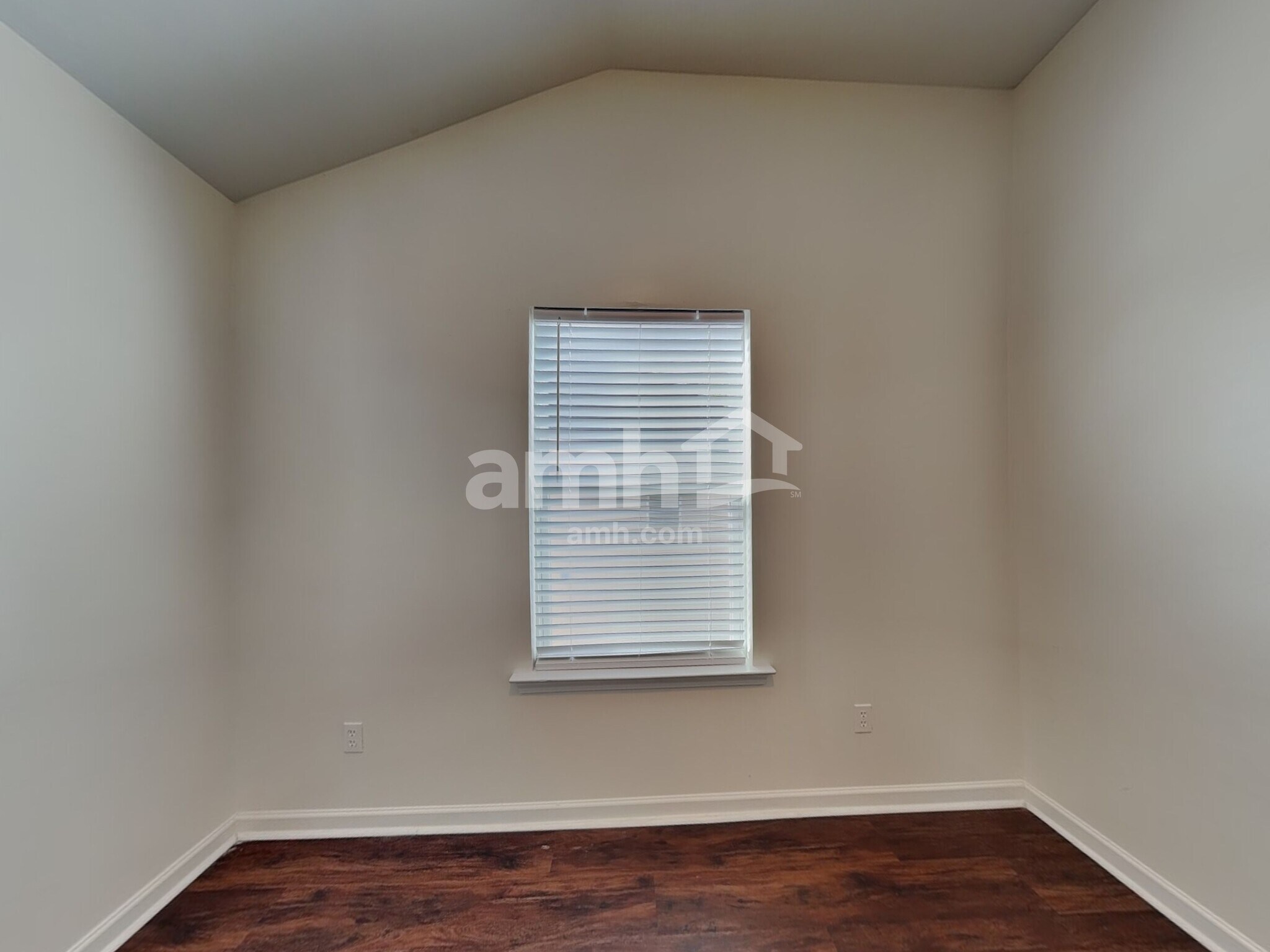 Building Photo - 301 Boulder Run