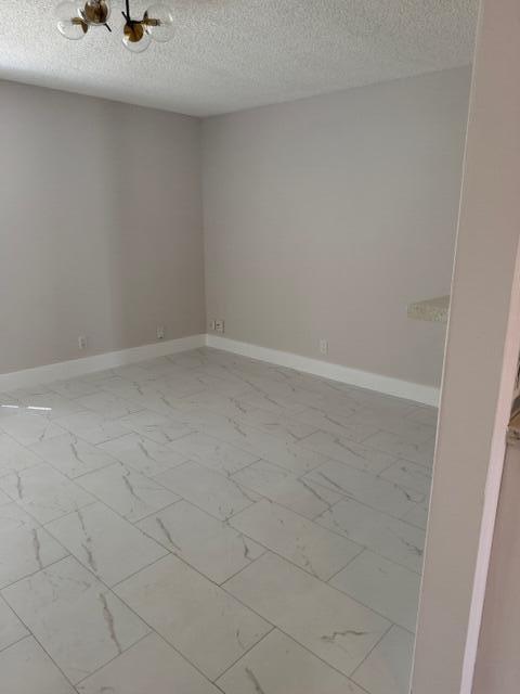 Building Photo - 9448 Saddlebrook Dr