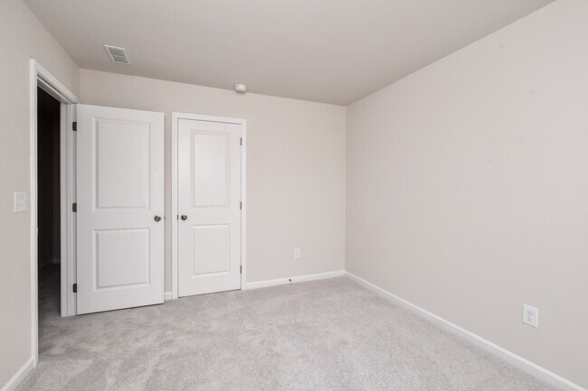 Building Photo - 717 McKissick Dr