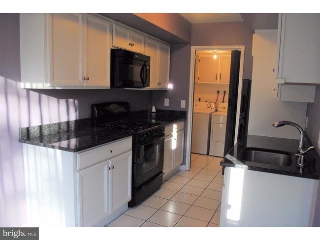 Building Photo - 316 Valley Forge Ct