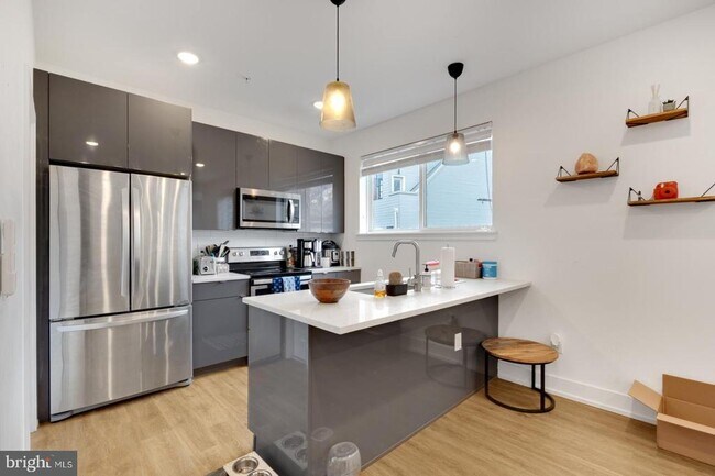 Building Photo - 1341 N Marston St