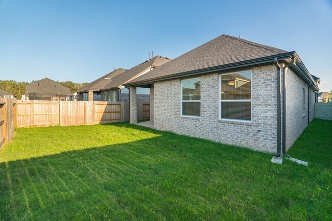 Building Photo - 10747 Pine Pink