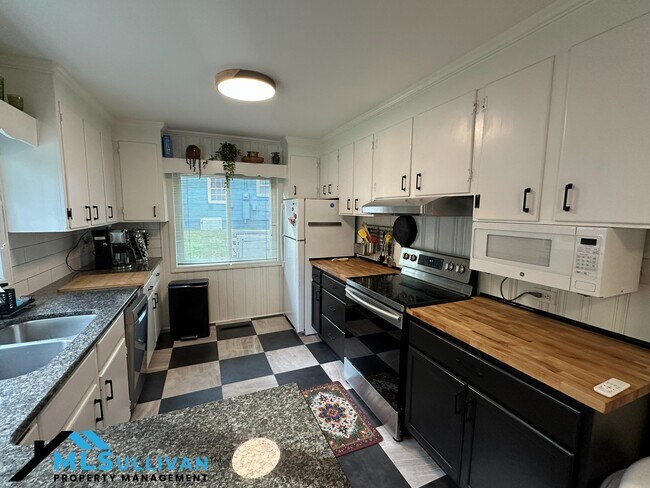 Building Photo - 1516 London Cir