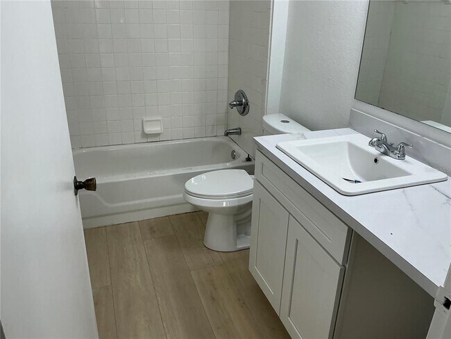 Building Photo - 7350 Westpointe Blvd