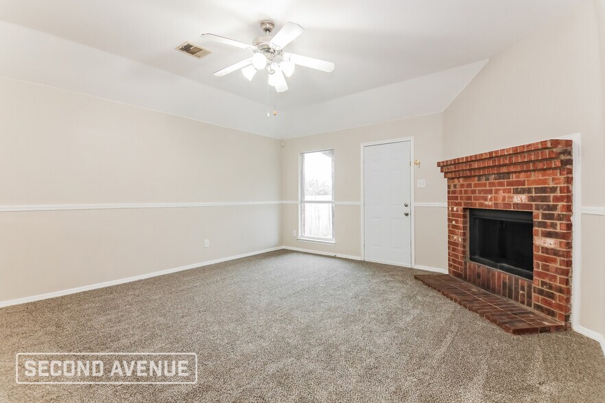 Building Photo - 3824 Clay Mathis Rd