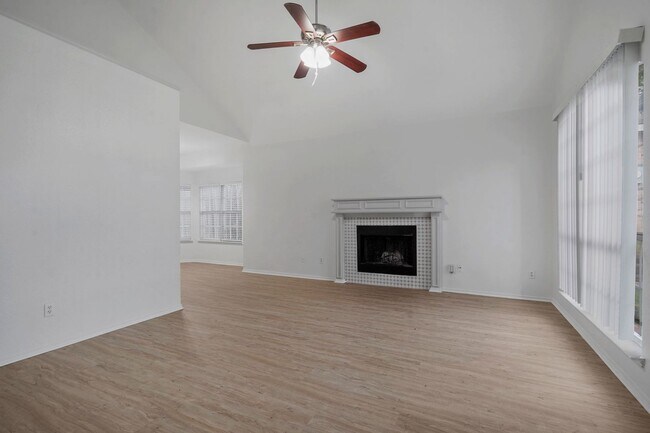 Building Photo - TOTALY REMODELED 4-2 In Mansfield ISD!